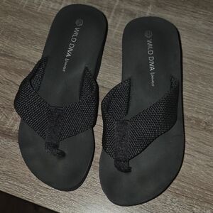 Wild Diva Black Textured Sandals